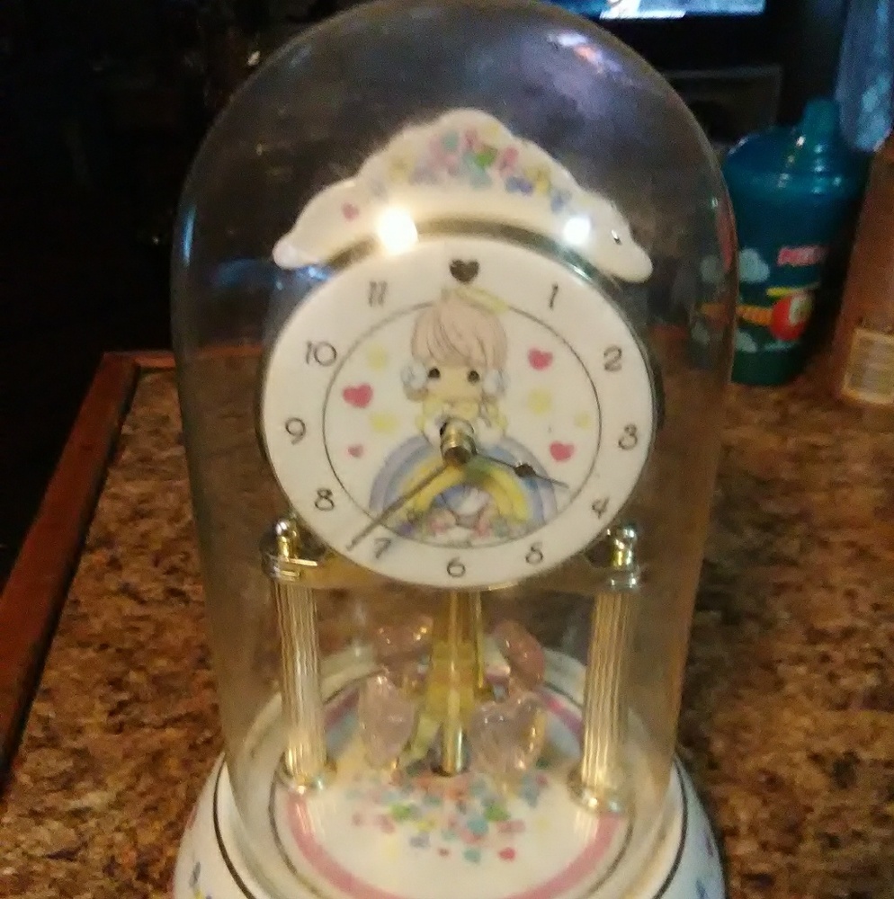 Vintage glass precious moments clock